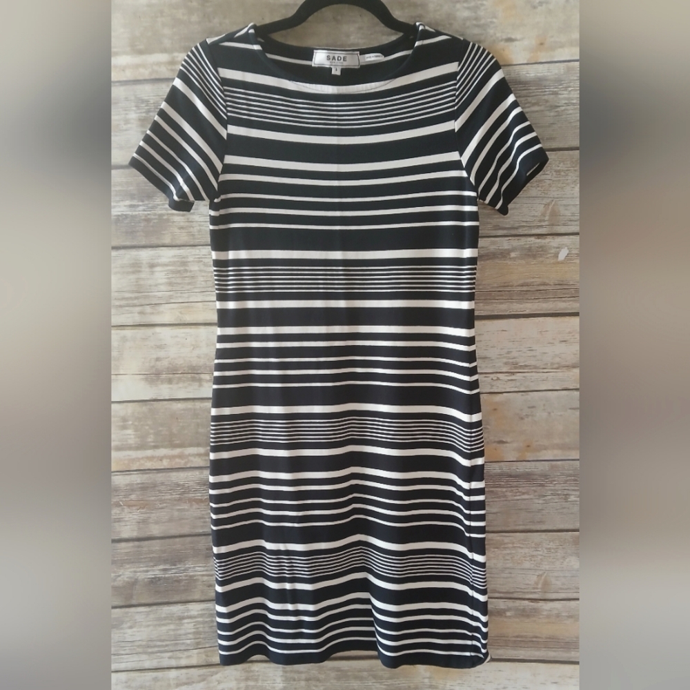 Black and White Striped, short sleeve, fitted Dress, size 6, Sade brand